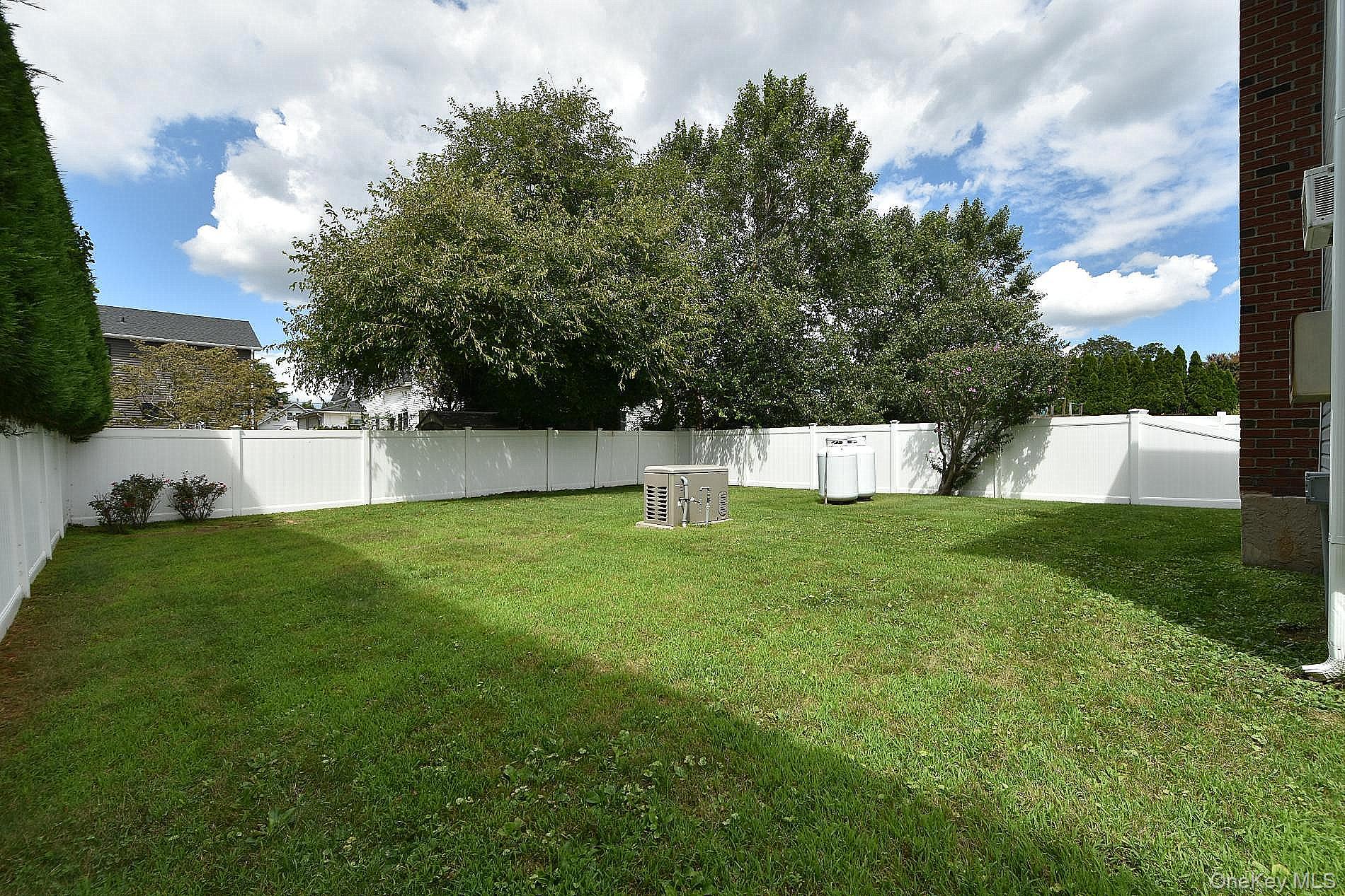 2341 Redmond Road Property Photo 16