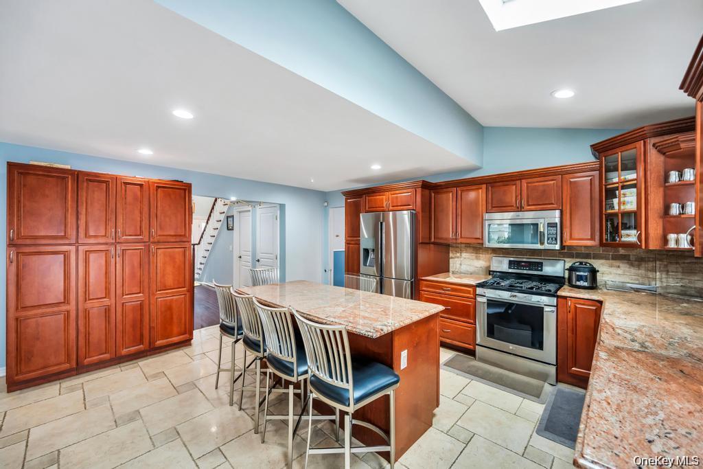 6 Garden Circle Property Photo 3