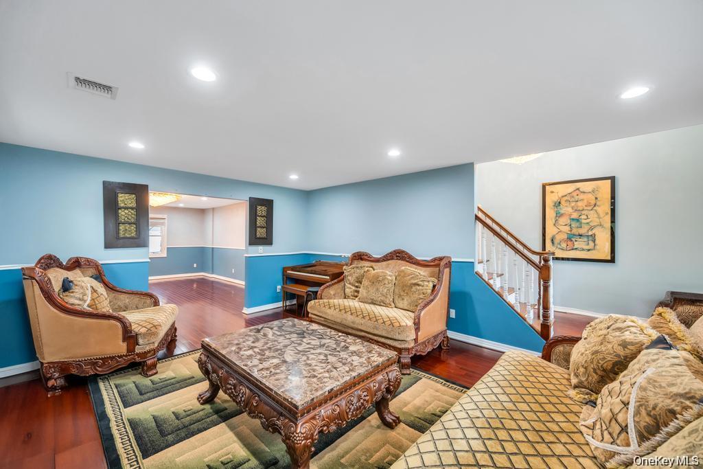 6 Garden Circle Property Photo 7
