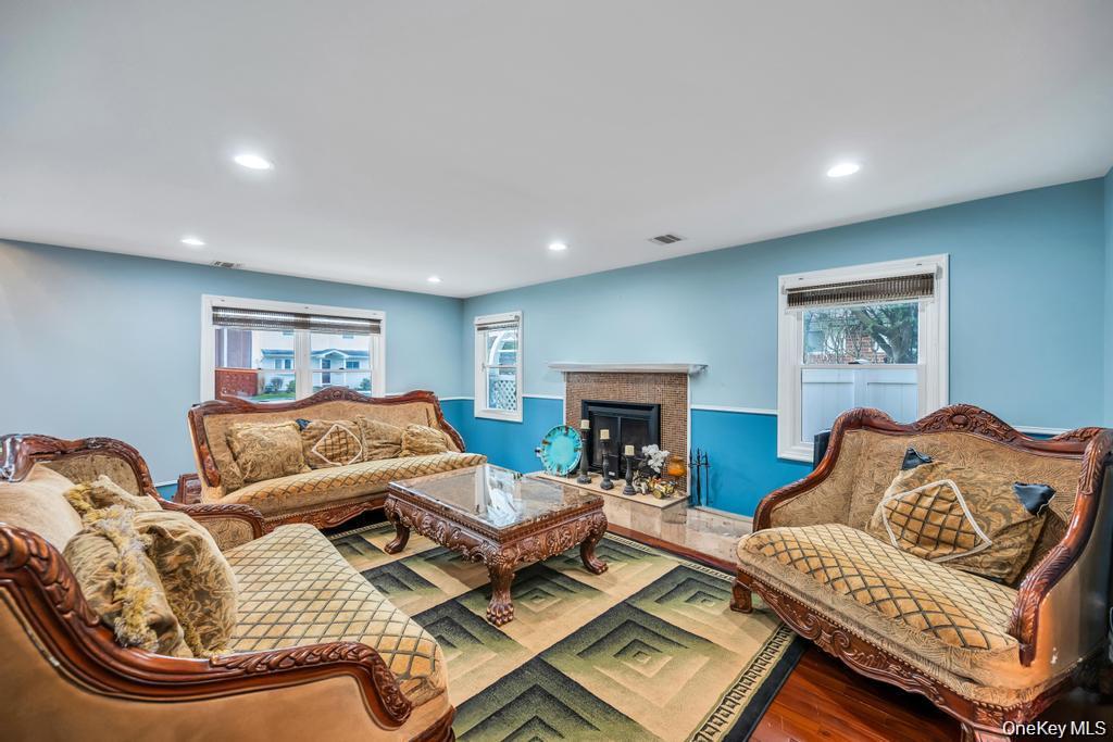 6 Garden Circle Property Photo 8