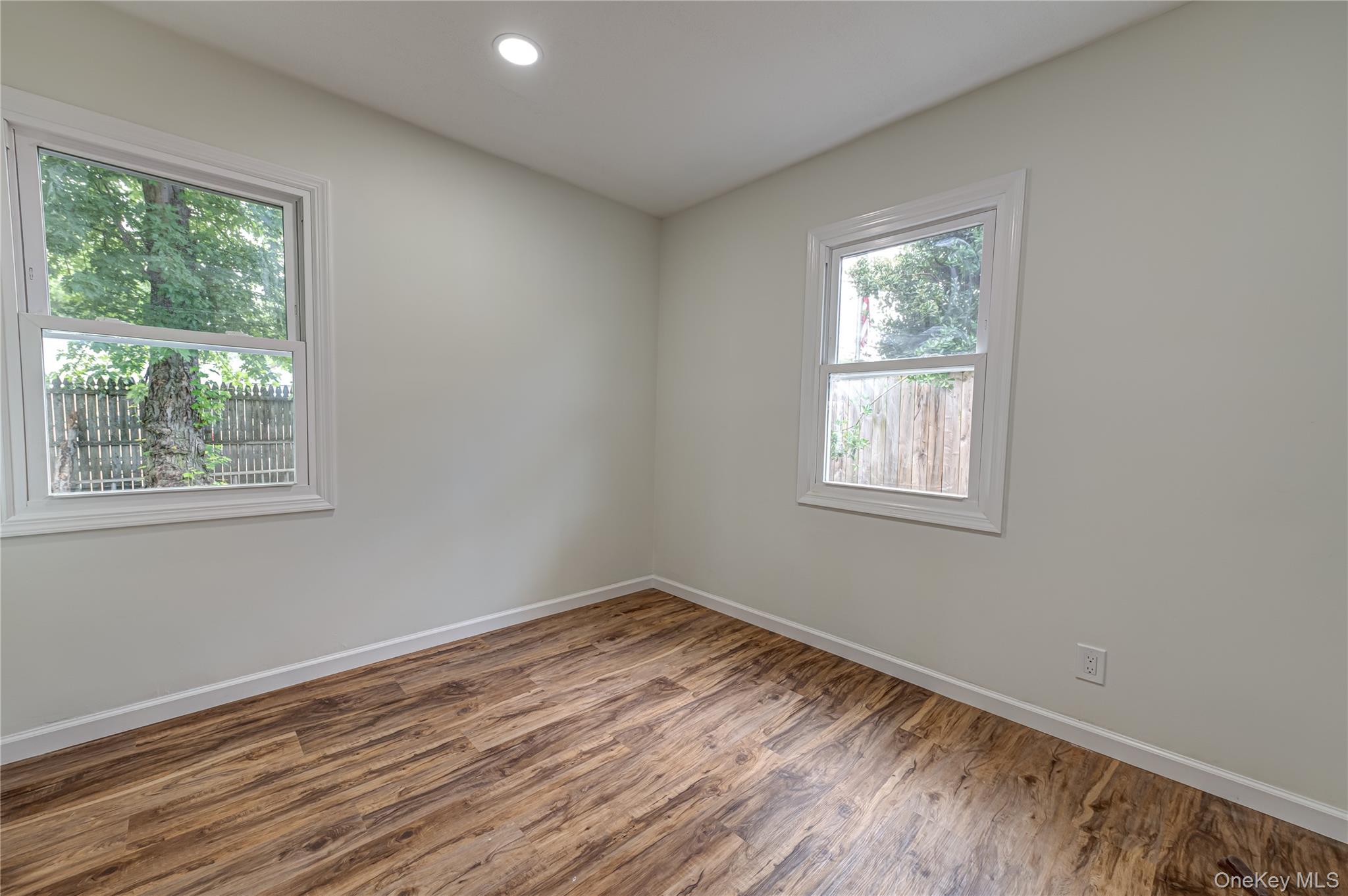 2528 Marshall Avenue Property Photo 3