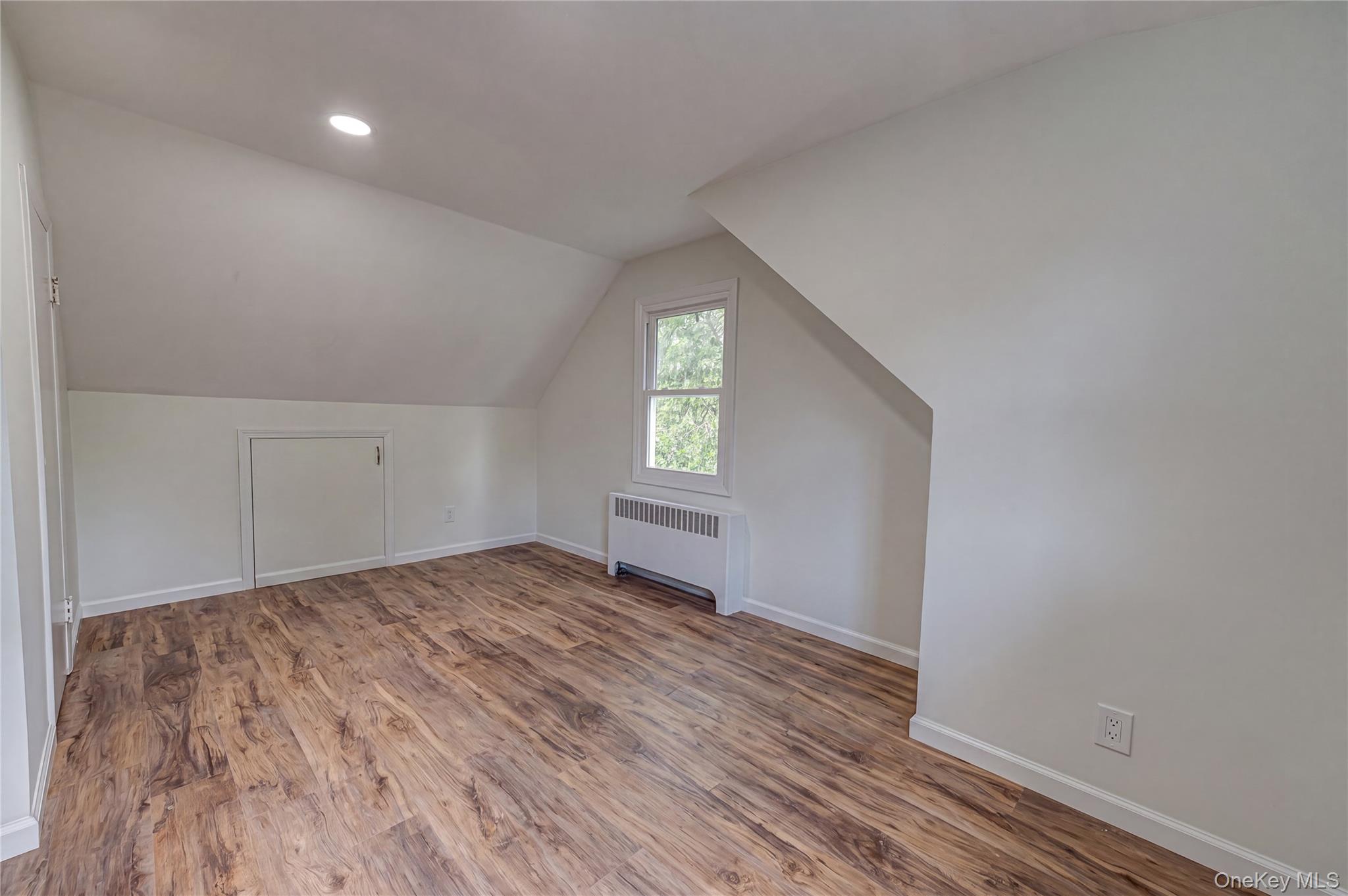 2528 Marshall Avenue Property Photo 5
