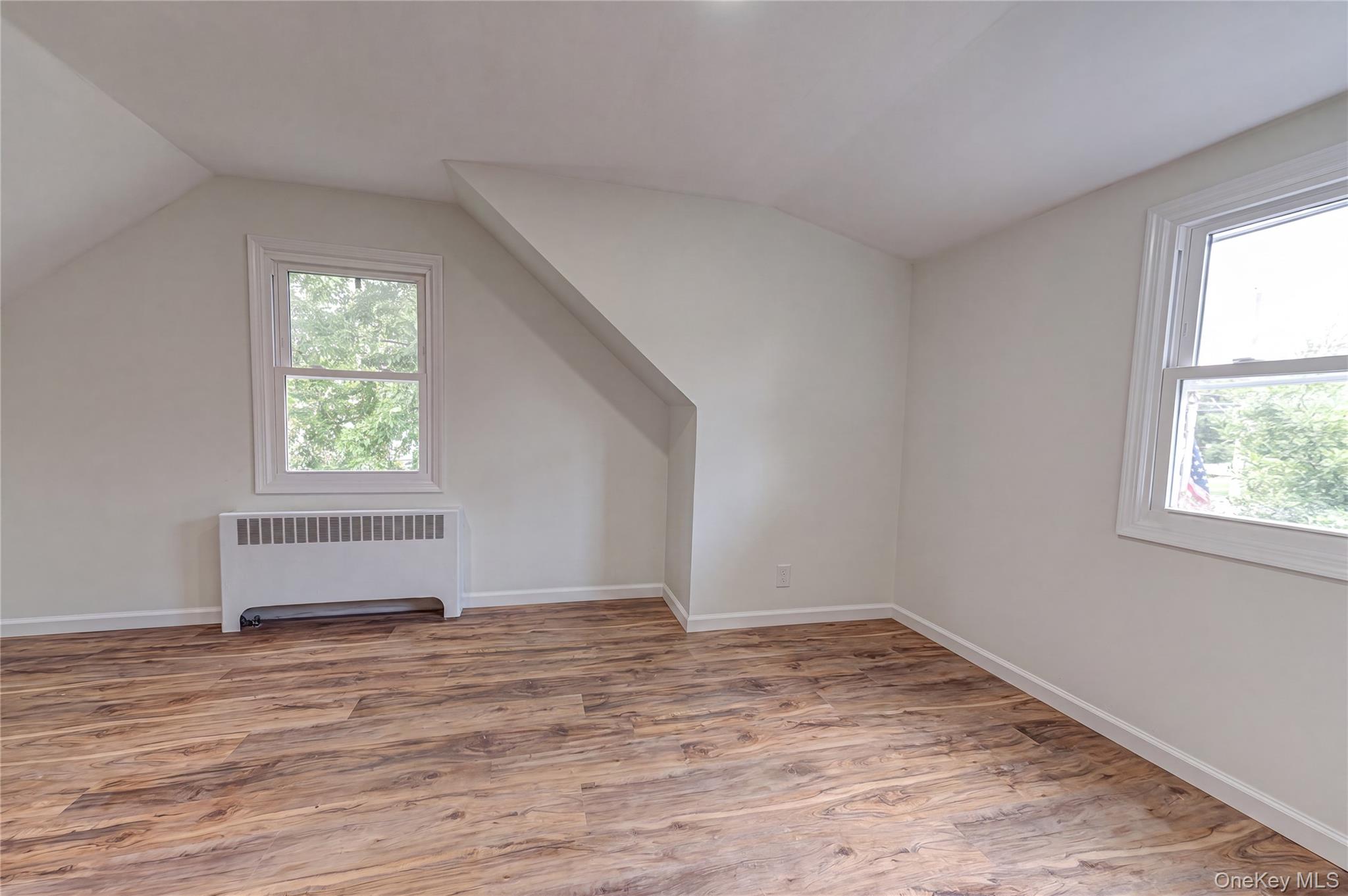 2528 Marshall Avenue Property Photo 6