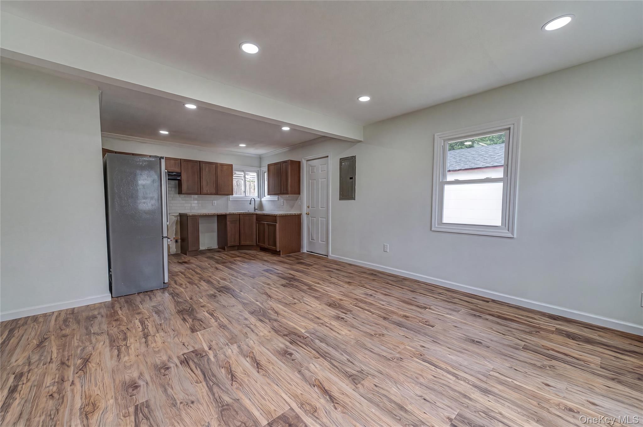 2528 Marshall Avenue Property Photo 8