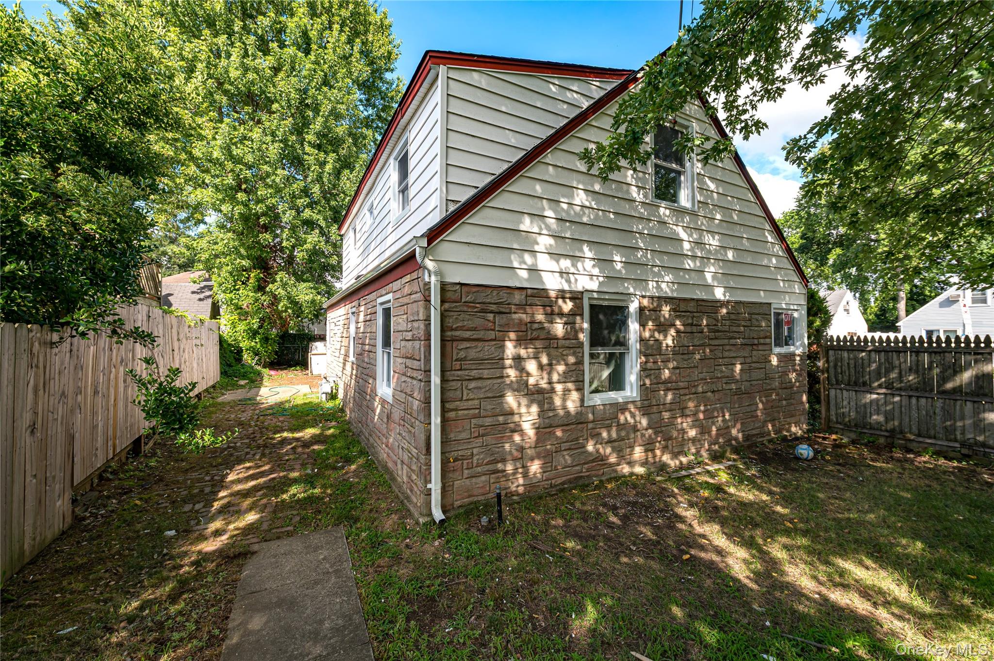 2528 Marshall Avenue Property Photo 13