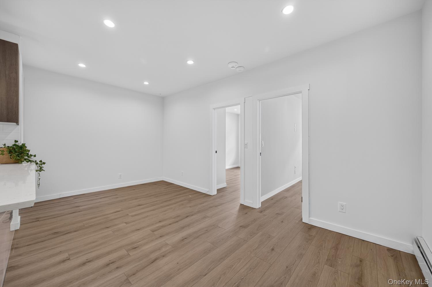 91 Mineola Boulevard A Property Photo 2
