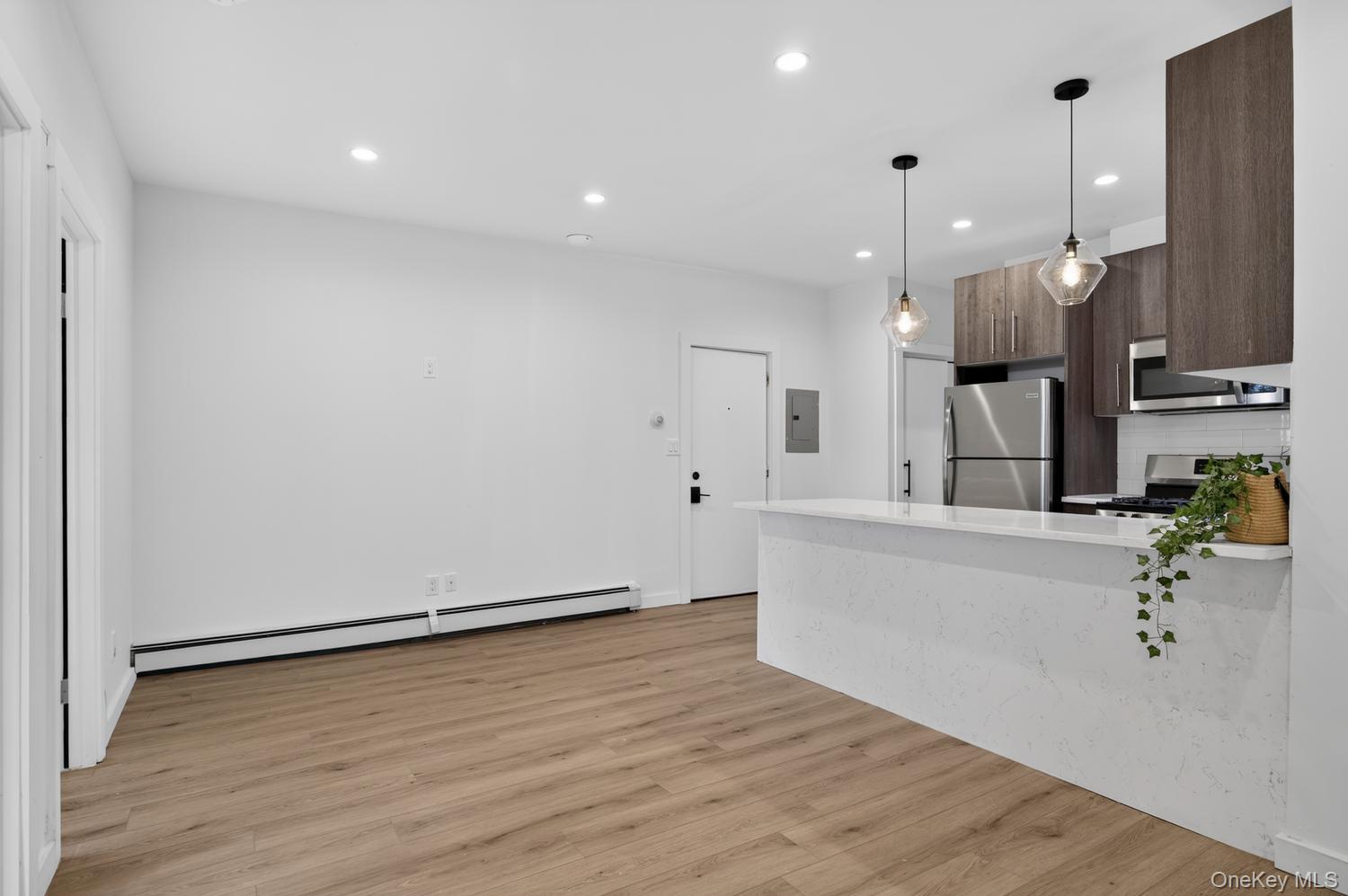 91 Mineola Boulevard A Property Photo 7