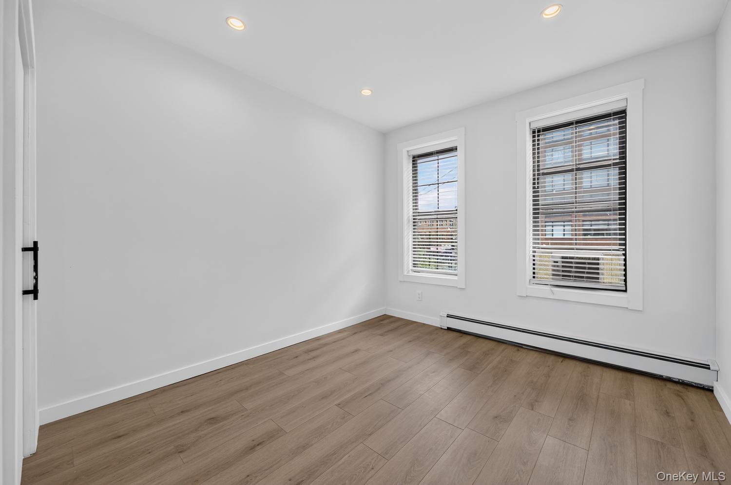 91 Mineola Boulevard A Property Photo 12