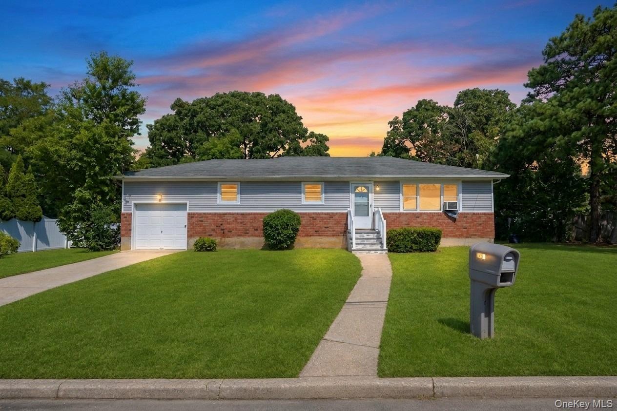 334 Robbins Street Property Photo 1
