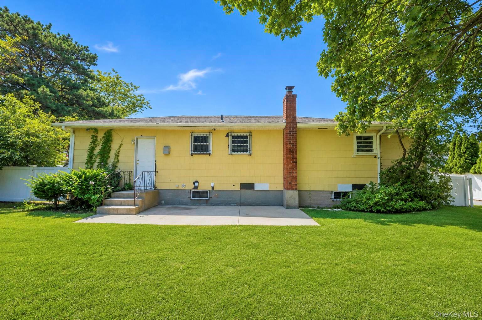 334 Robbins Street Property Photo 7