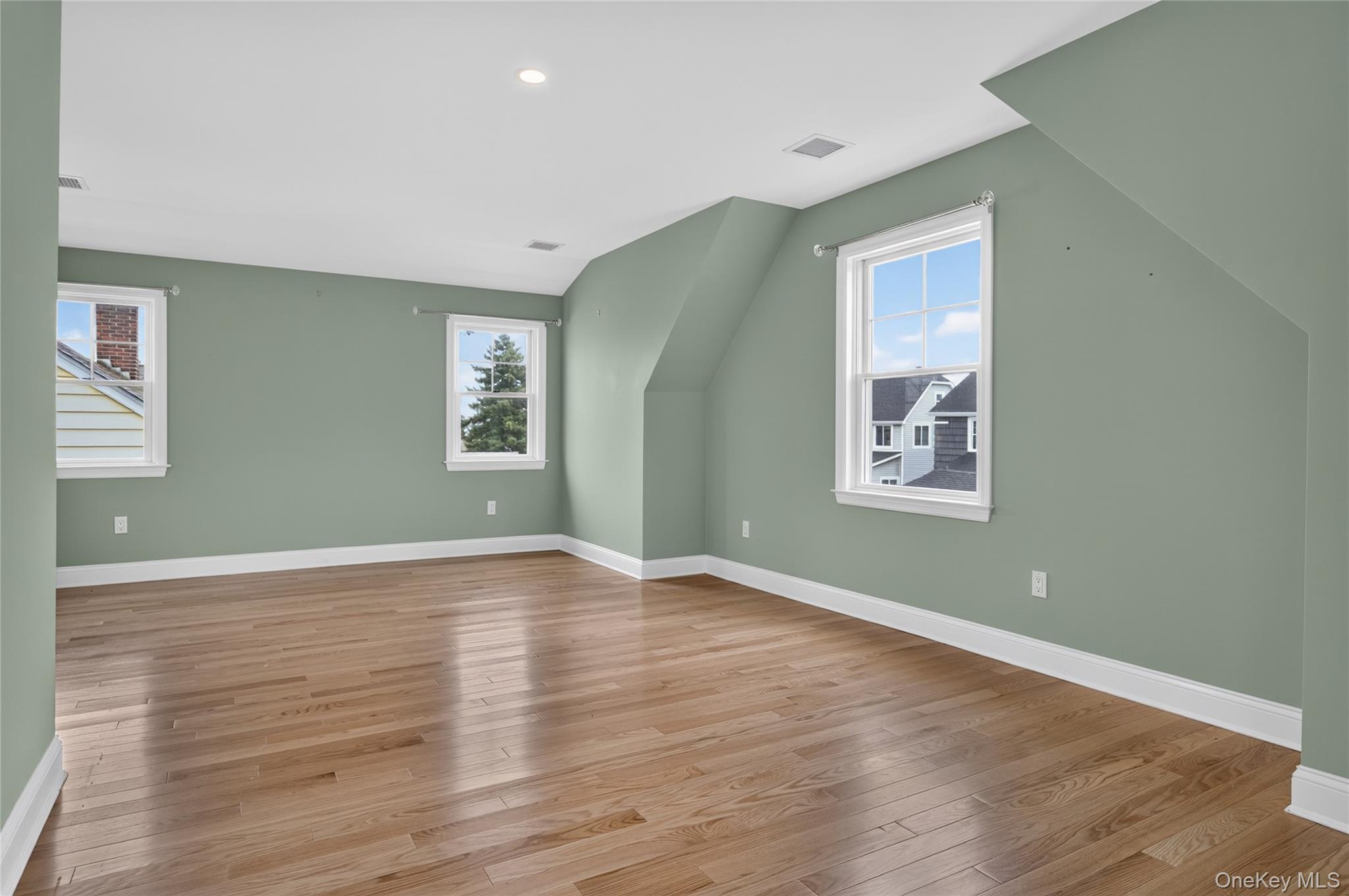 177 Jerome Avenue Property Photo 21