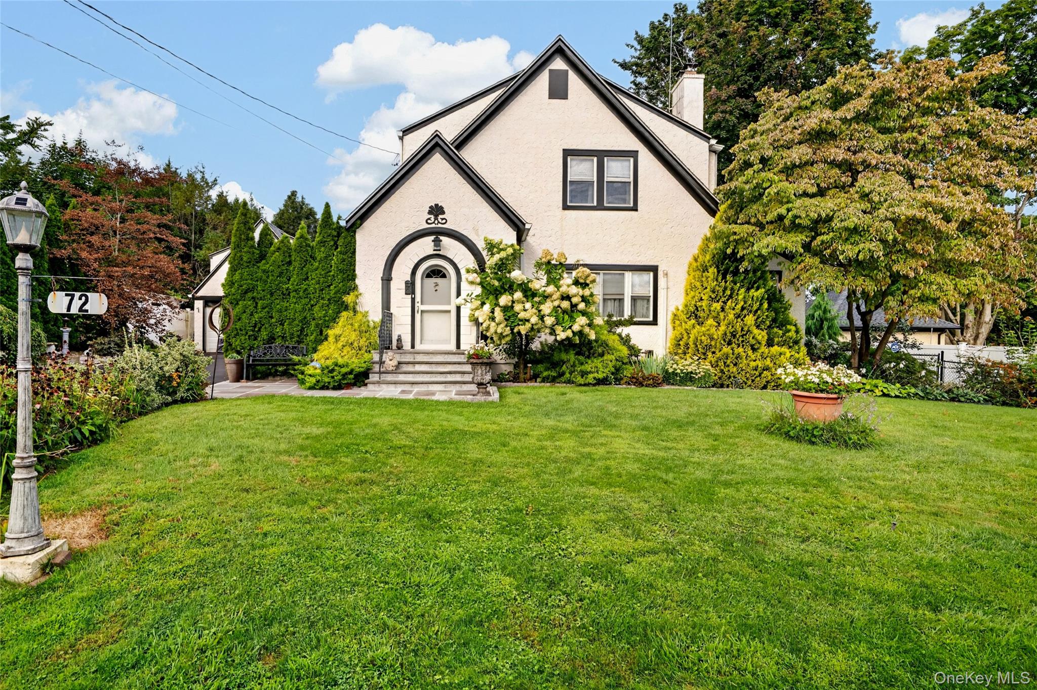 72 Hartsdale Road Property Photo 1