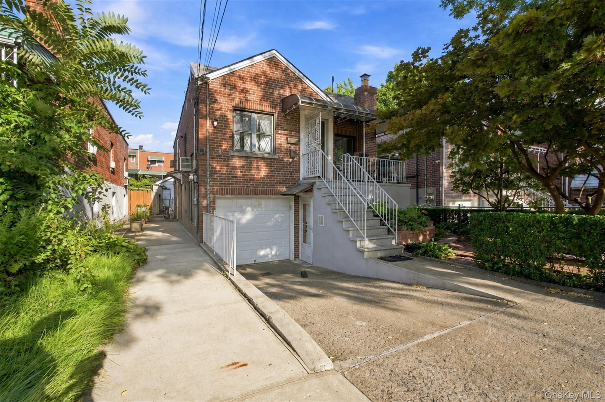 2546 Laconia Avenue Property Photo 1