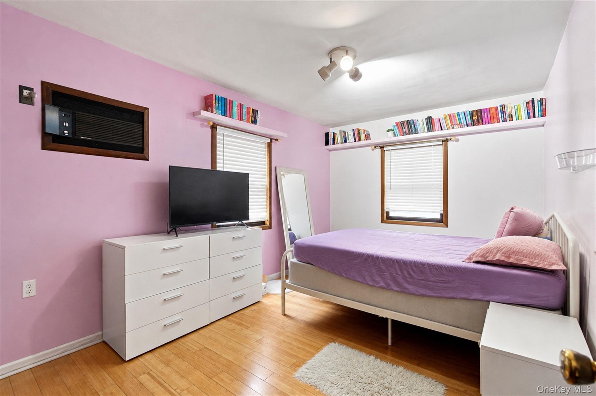 2546 Laconia Avenue Property Photo 13