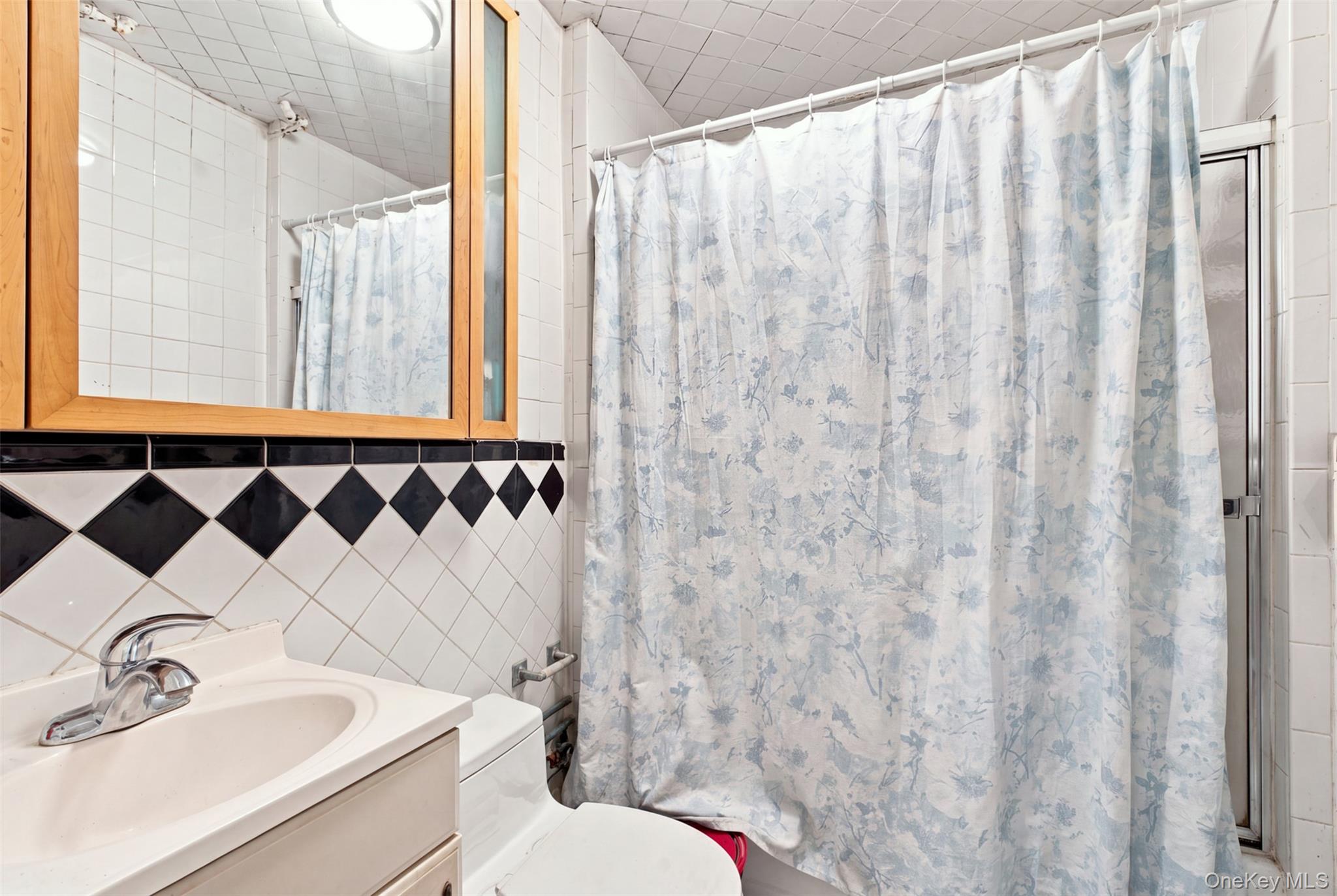 2546 Laconia Avenue Property Photo 16
