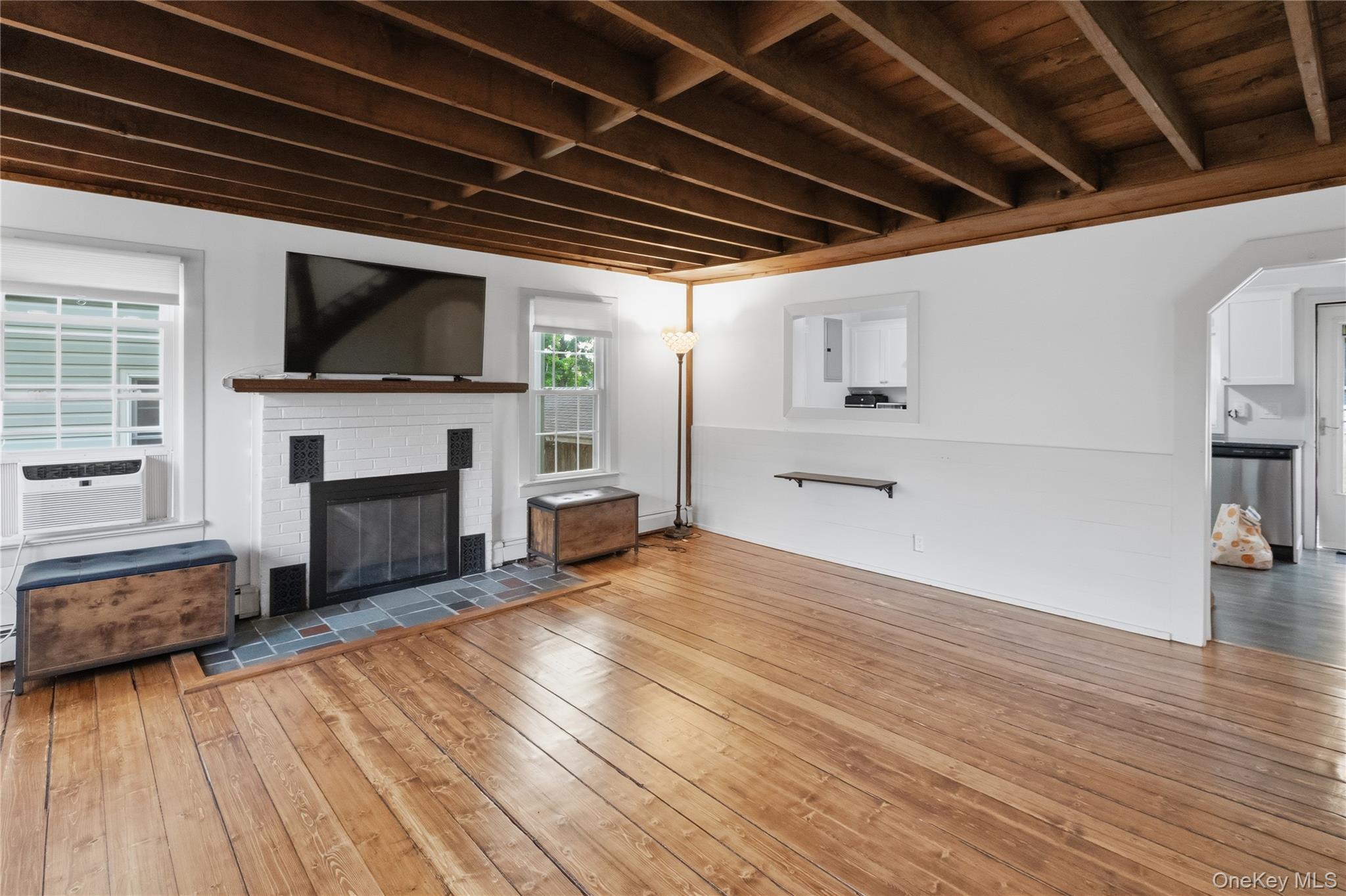 11 Bay Street Property Photo 4