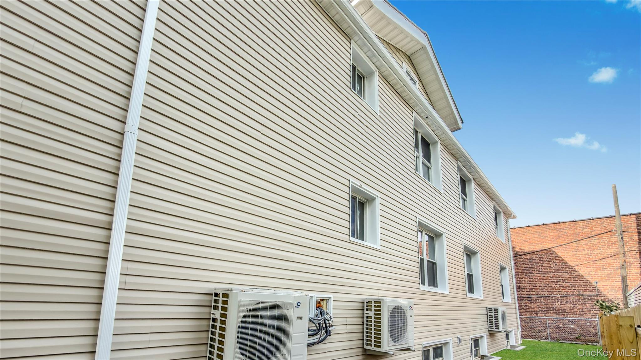 903 E 93rd Street Property Photo 39