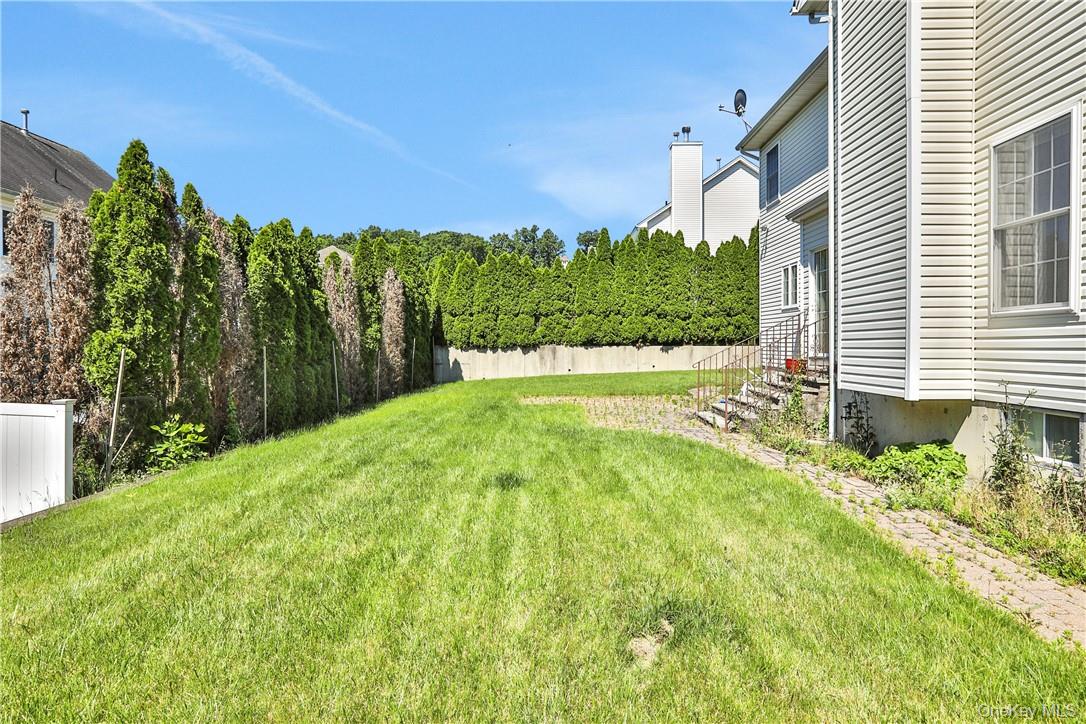 2719 Colonial Drive Property Photo 4