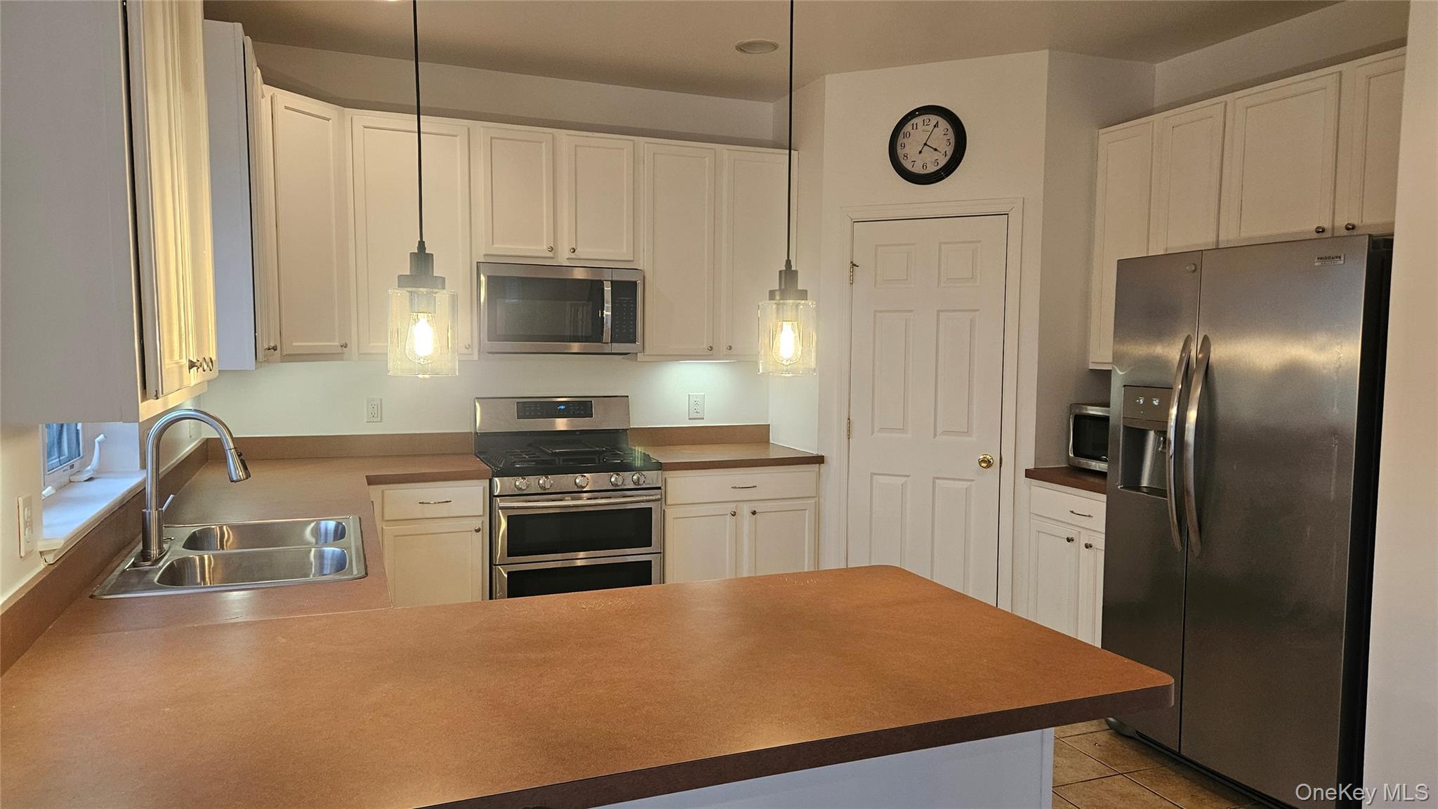 2719 Colonial Drive Property Photo 6