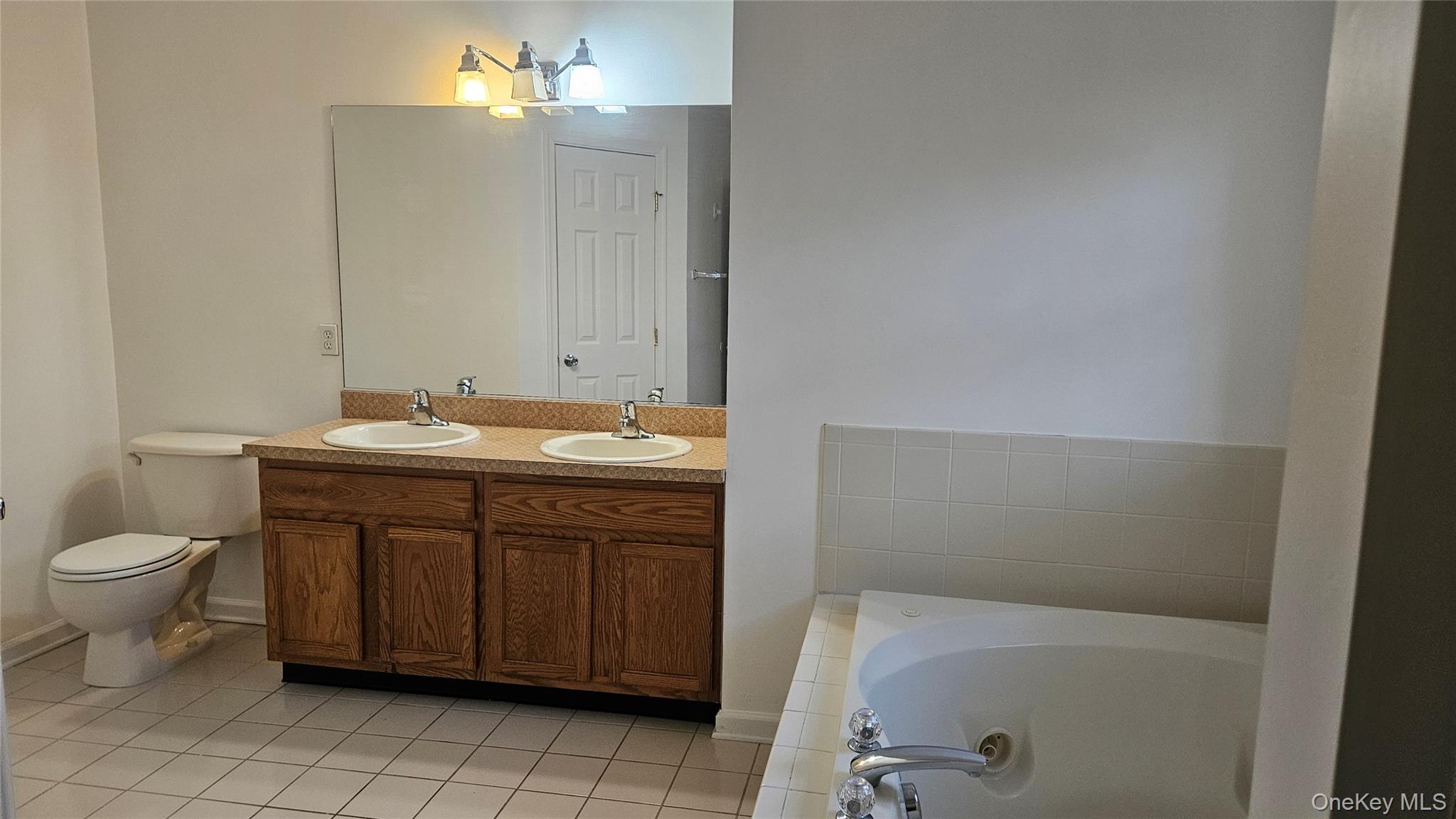 2719 Colonial Drive Property Photo 18