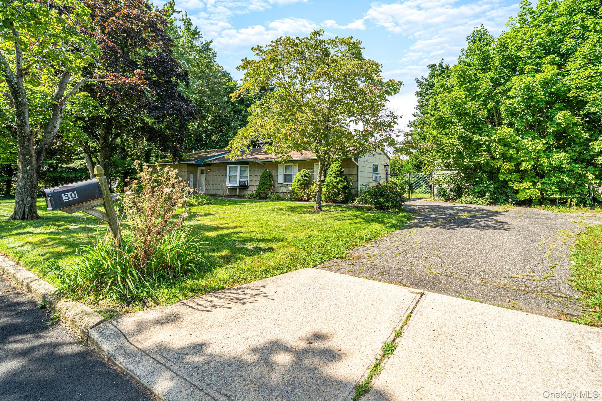 30 Ashland Street Property Photo 2