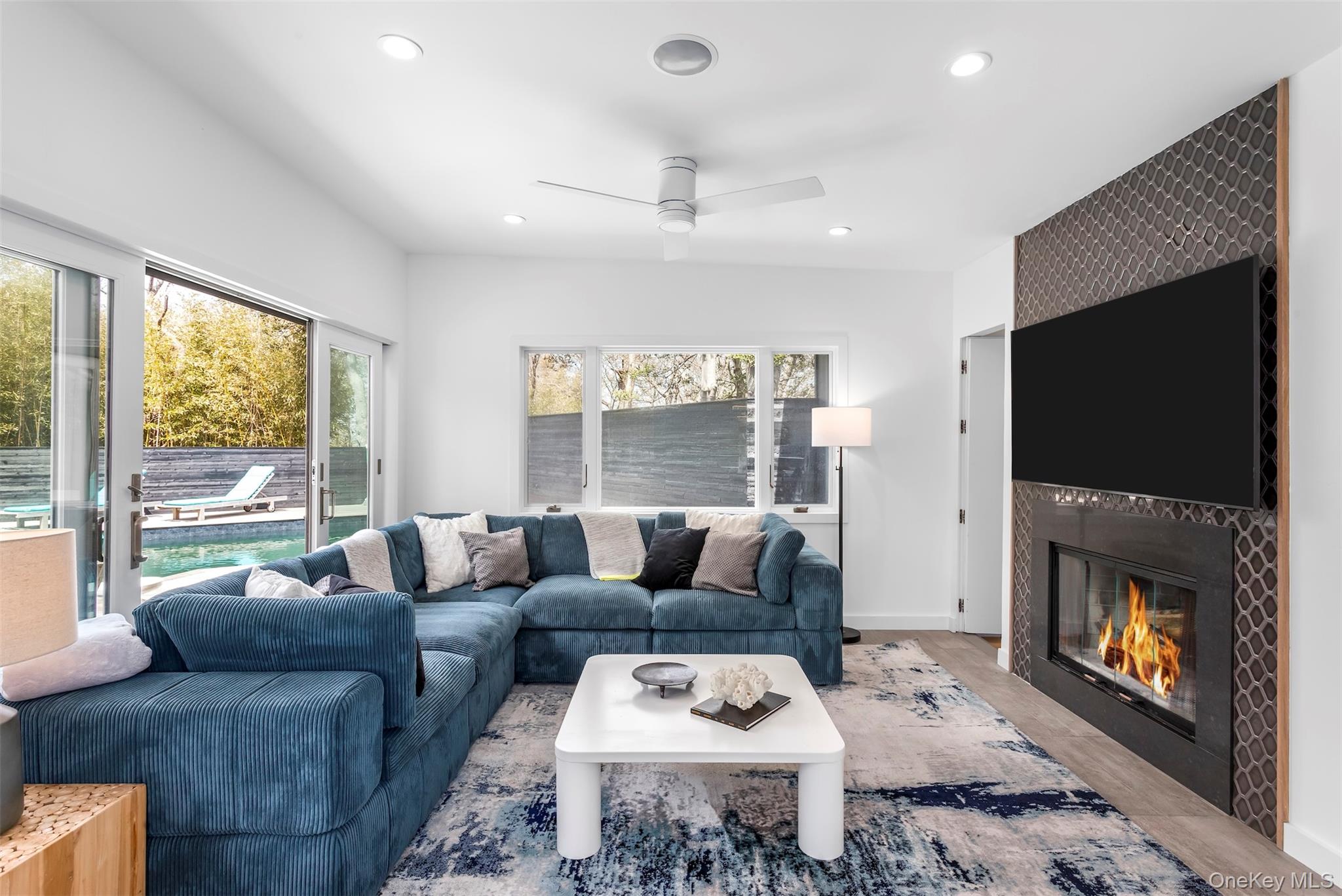 279 Bay Walk Property Photo 1
