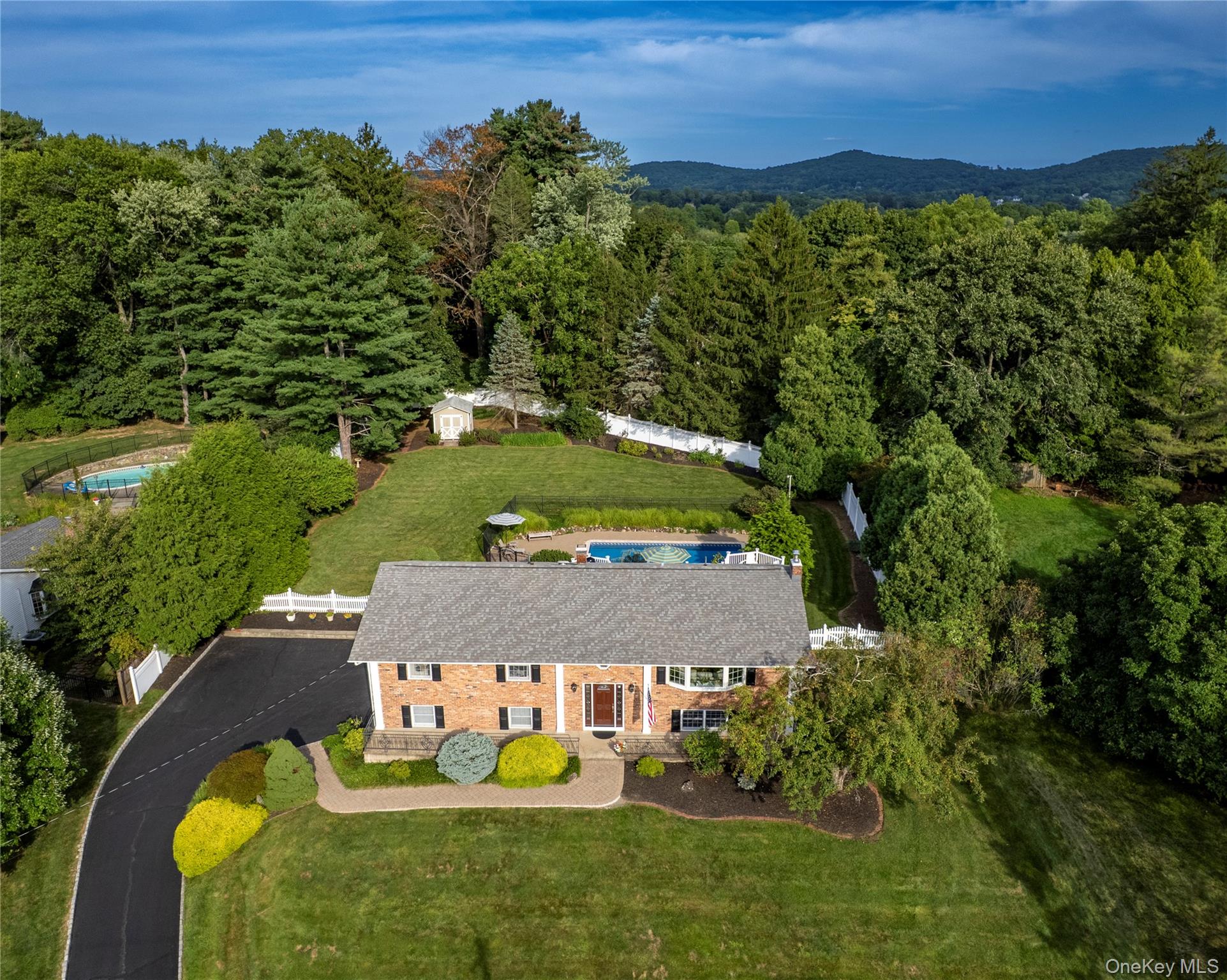 619 Russet Road Property Photo 1