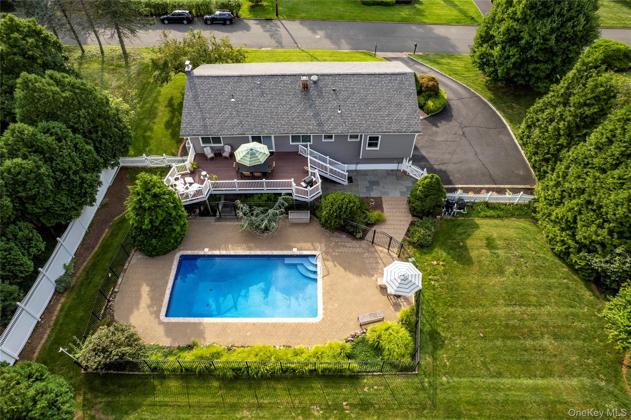 619 Russet Road Property Photo 3