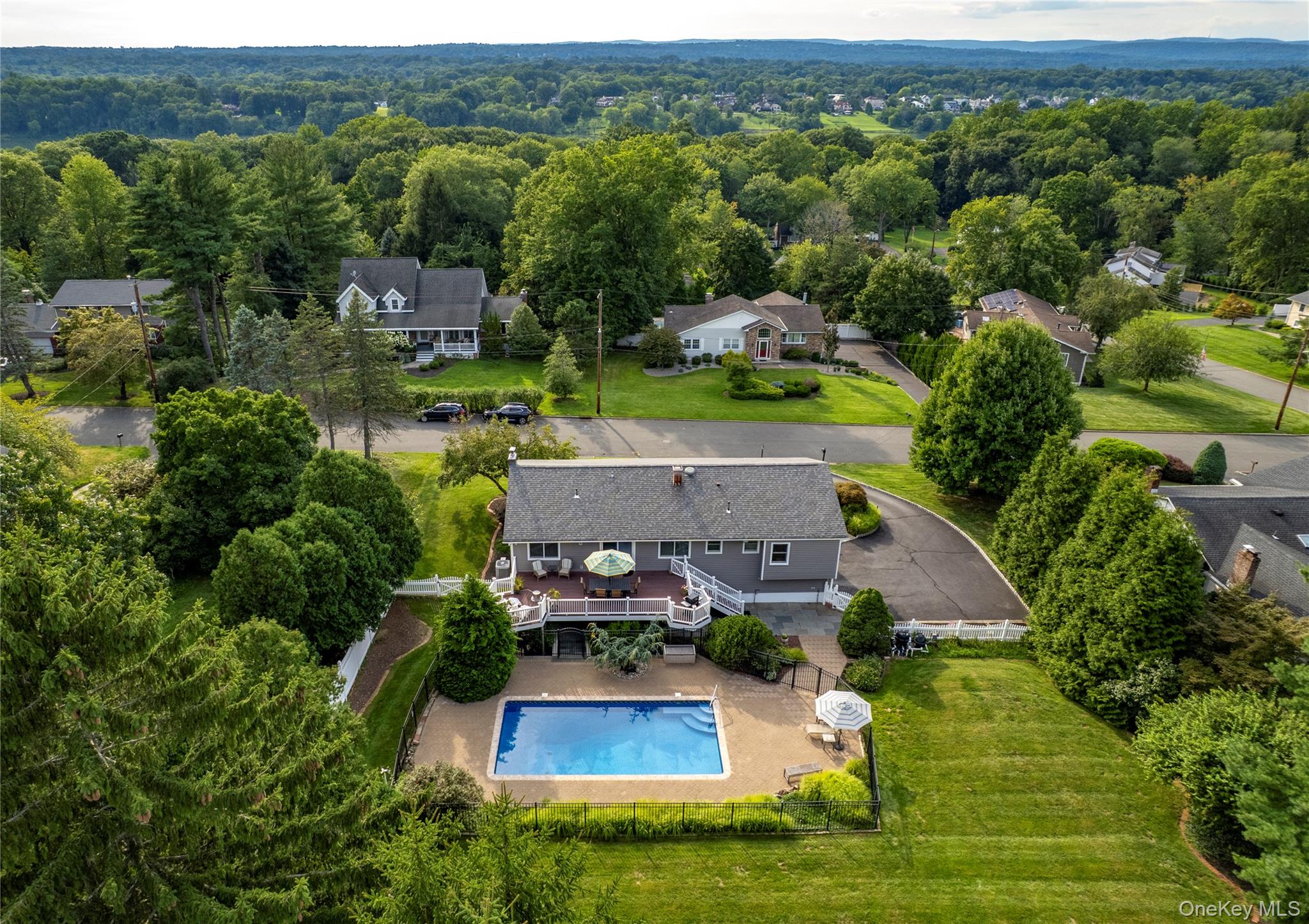 619 Russet Road Property Photo 8
