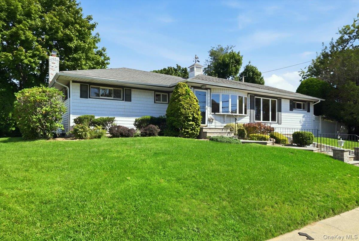 3695 Waverly Avenue Property Photo 2