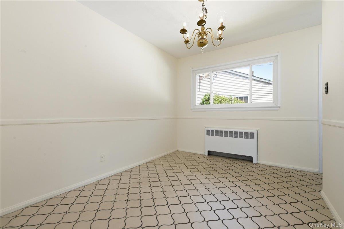 3695 Waverly Avenue Property Photo 8
