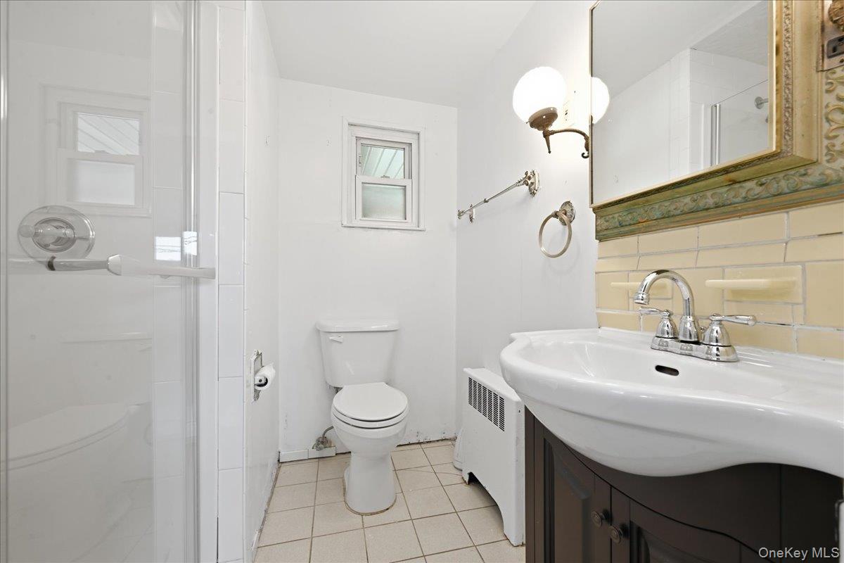 3695 Waverly Avenue Property Photo 17