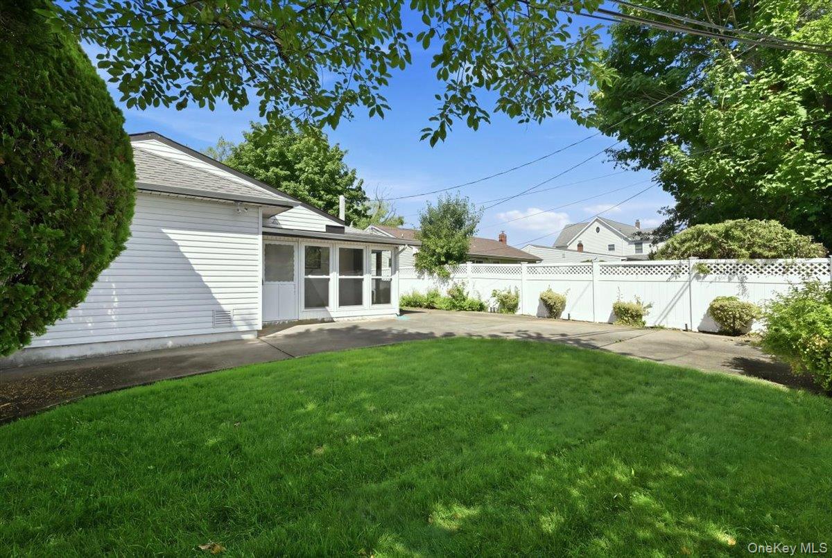 3695 Waverly Avenue Property Photo 33