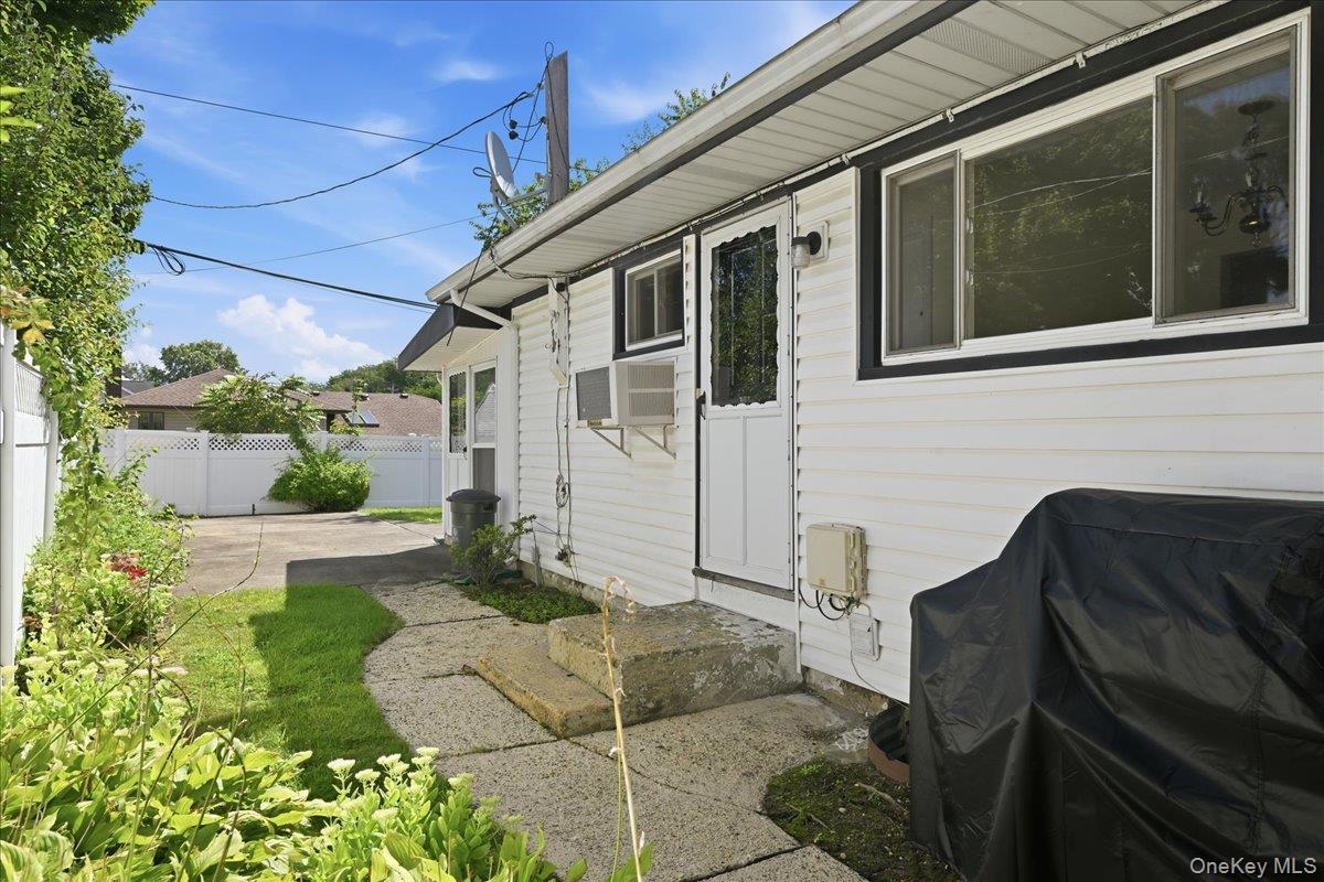 3695 Waverly Avenue Property Photo 35