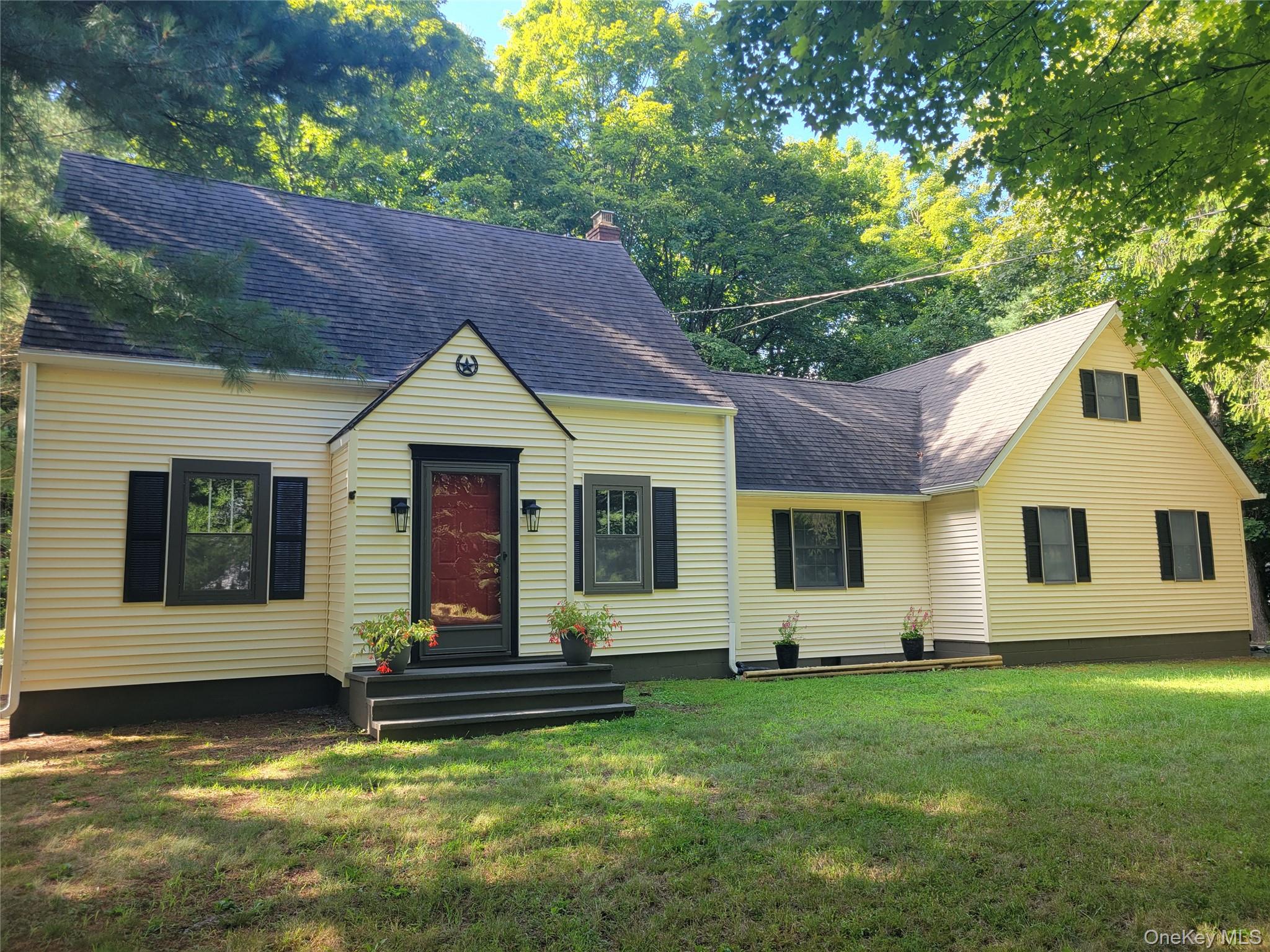 1078 Salt Point Turnpike Property Photo 1