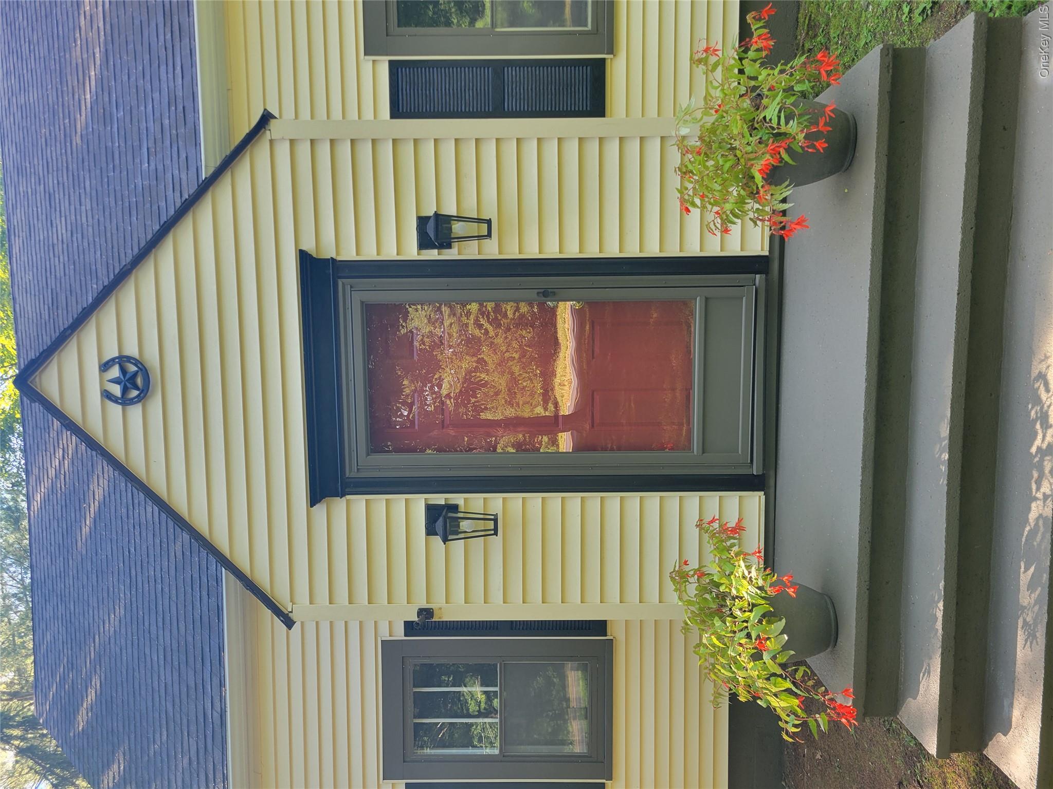 1078 Salt Point Turnpike Property Photo 2