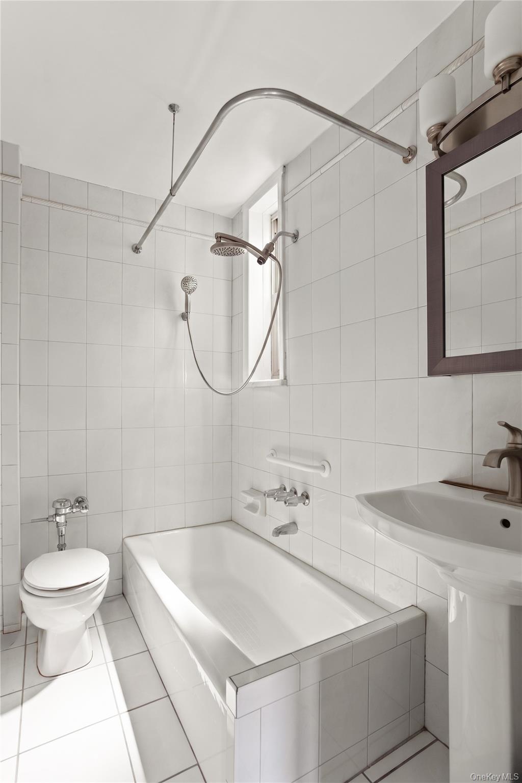 43-10 48th Avenue 5r Property Photo 4