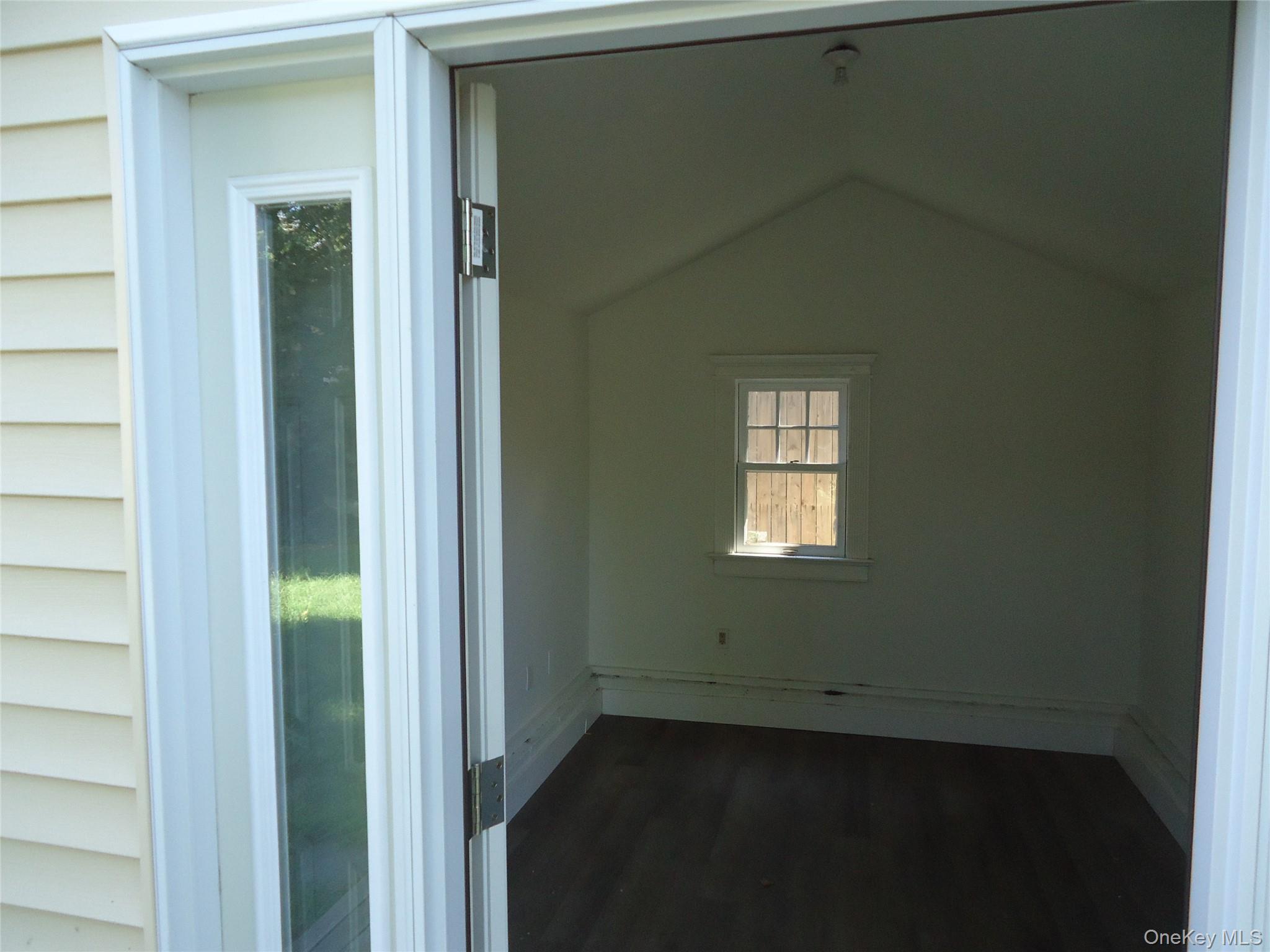 343 Union Avenue Property Photo 8