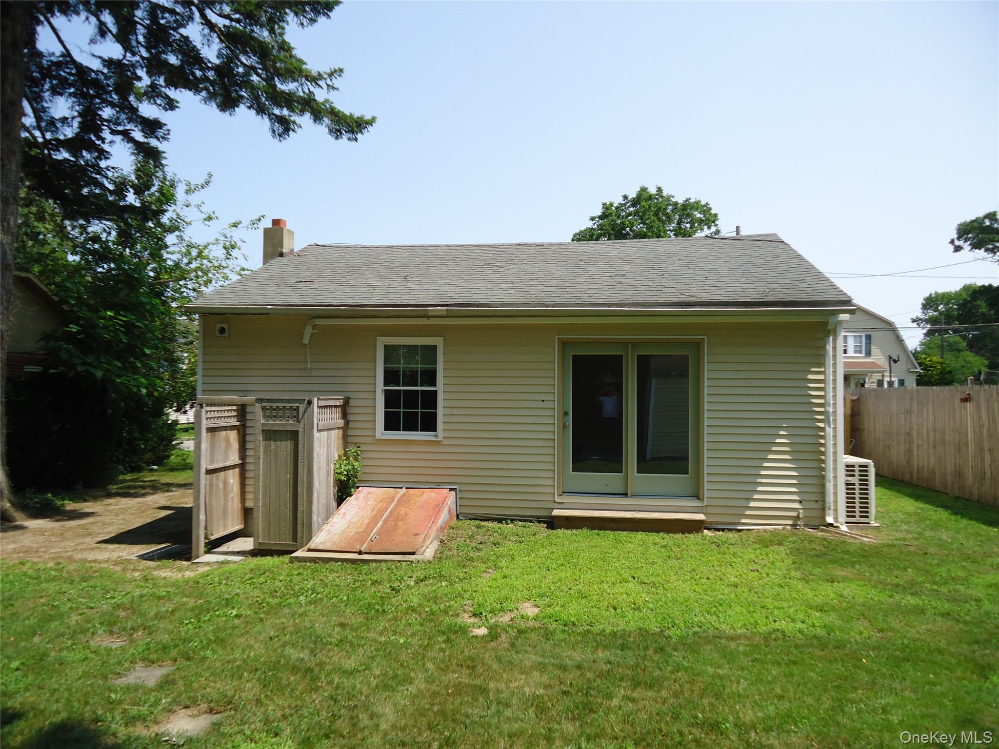 343 Union Avenue Property Photo 9
