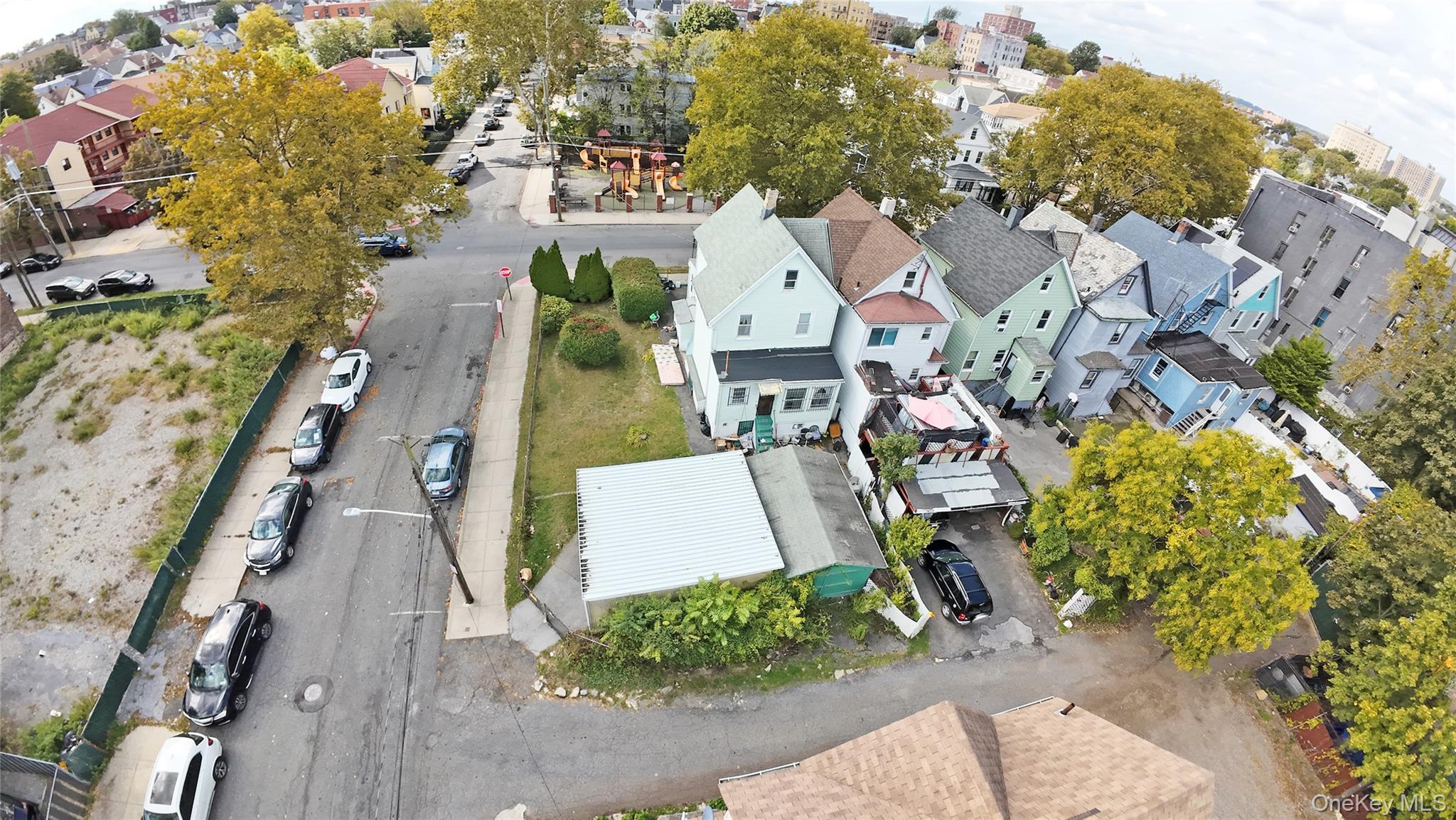 227 Franklin Avenue Property Photo 6