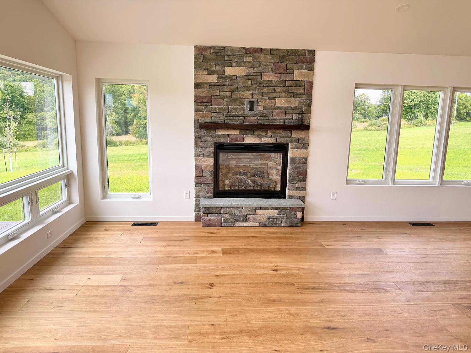 199 Henderson Road Property Photo 11