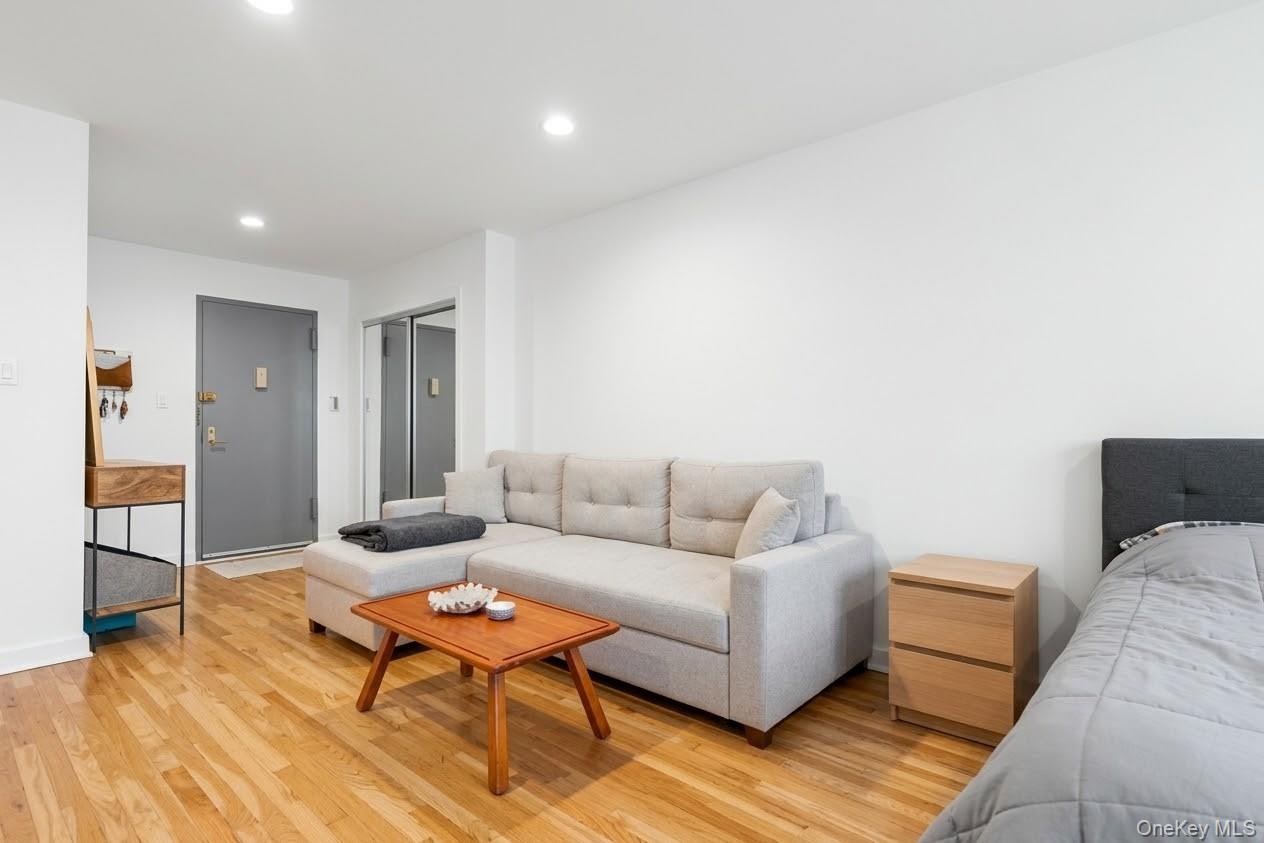 140 Seventh Avenue 4-s Property Photo 1