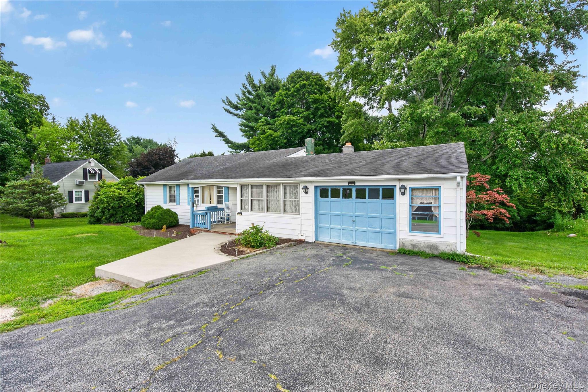 566 Lakeside Road Property Photo 2