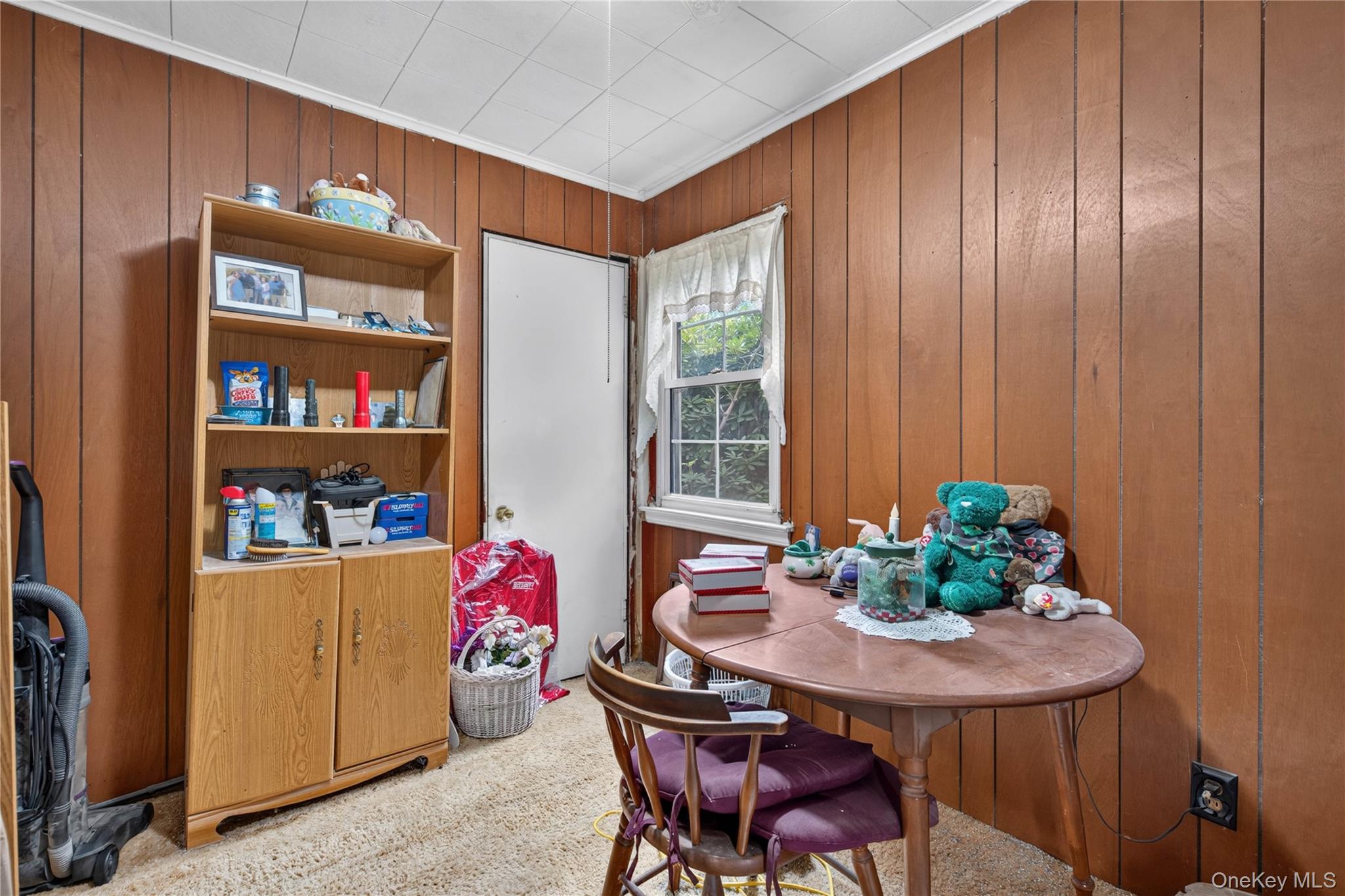 566 Lakeside Road Property Photo 18