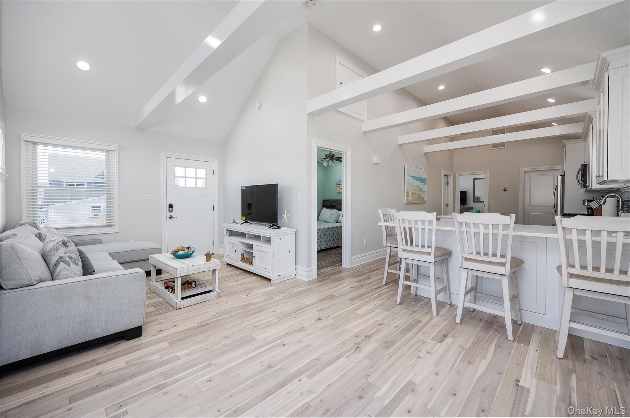 24 Pennsylvania Avenue Upper Property Photo 1