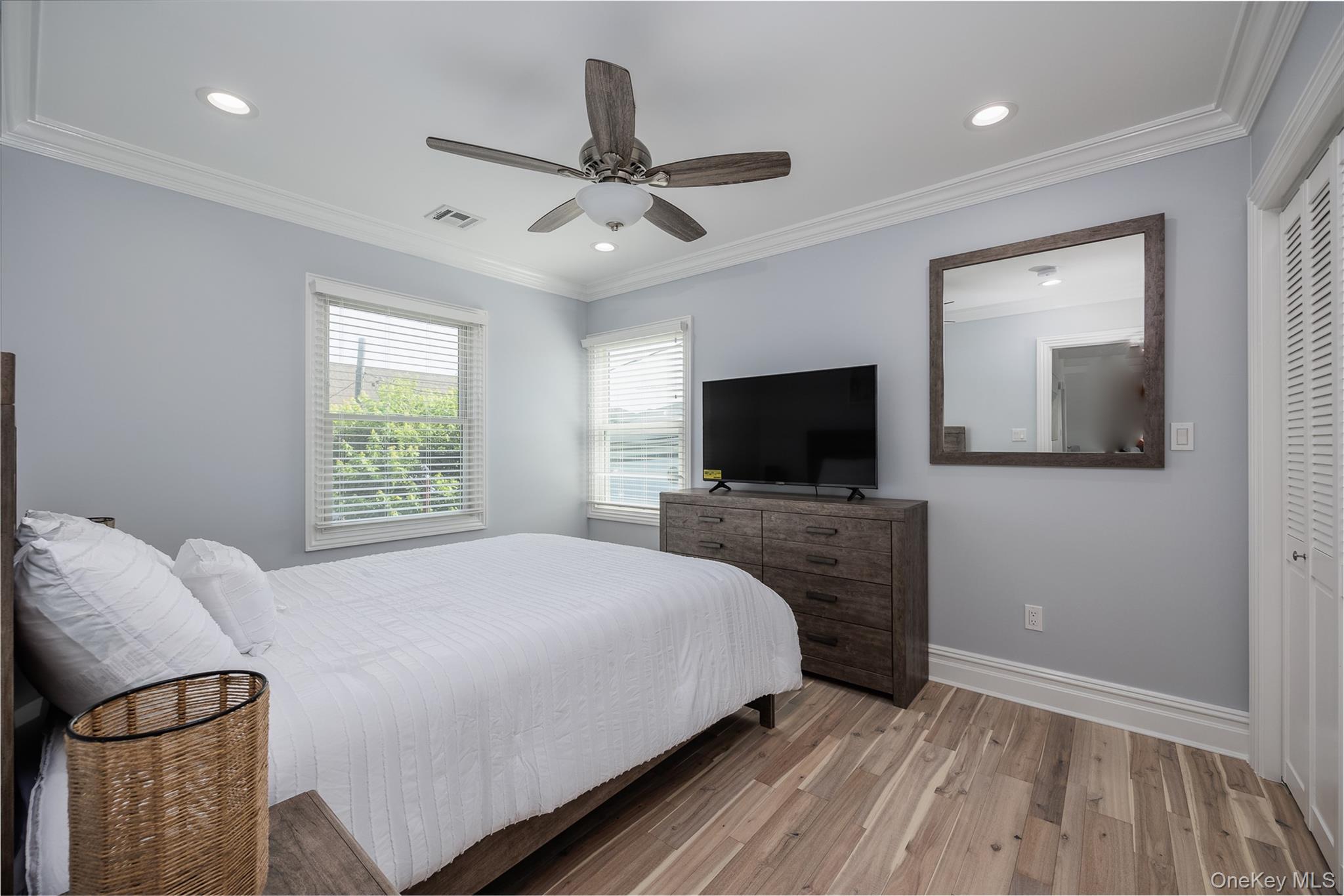 24 Pennsylvania Avenue Upper Property Photo 8