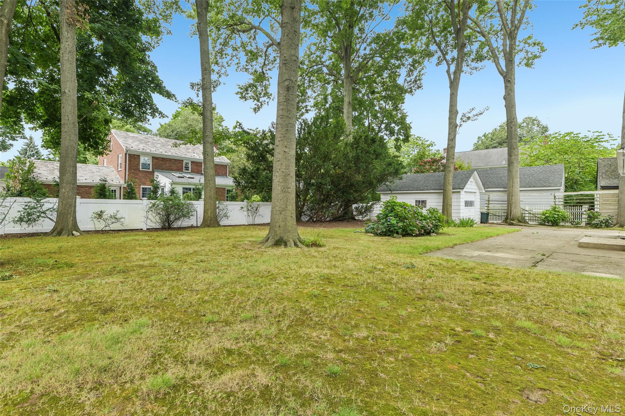204 Auburn Street Property Photo 25