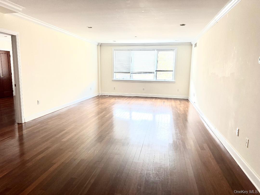 171 Great Neck Property Photo 1