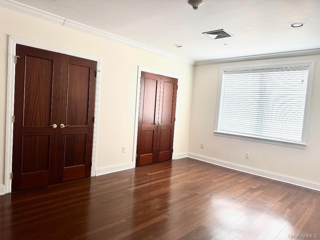 171 Great Neck Property Photo 4