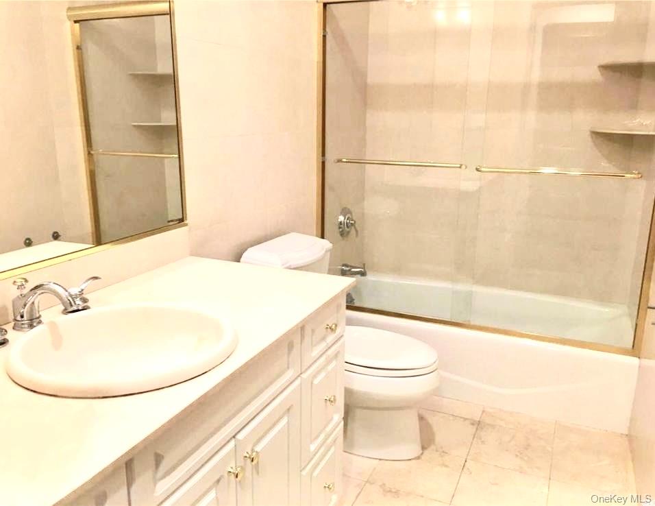 171 Great Neck Property Photo 6